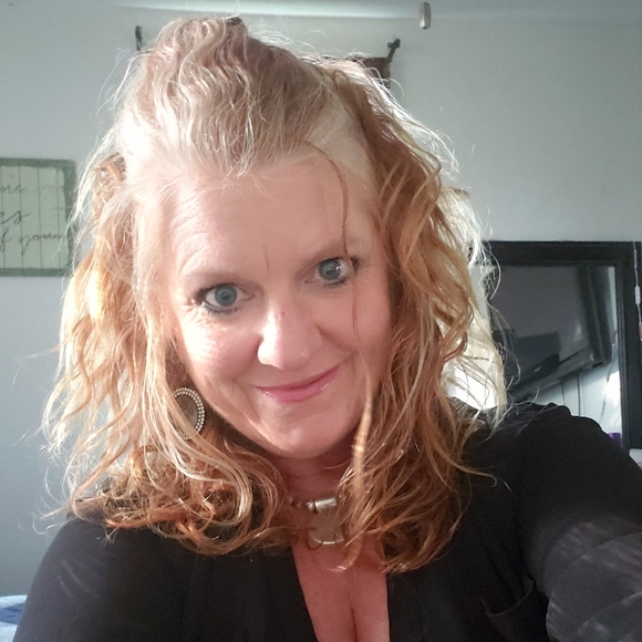 Meet your Posher, Carla - Picture 4 of 5